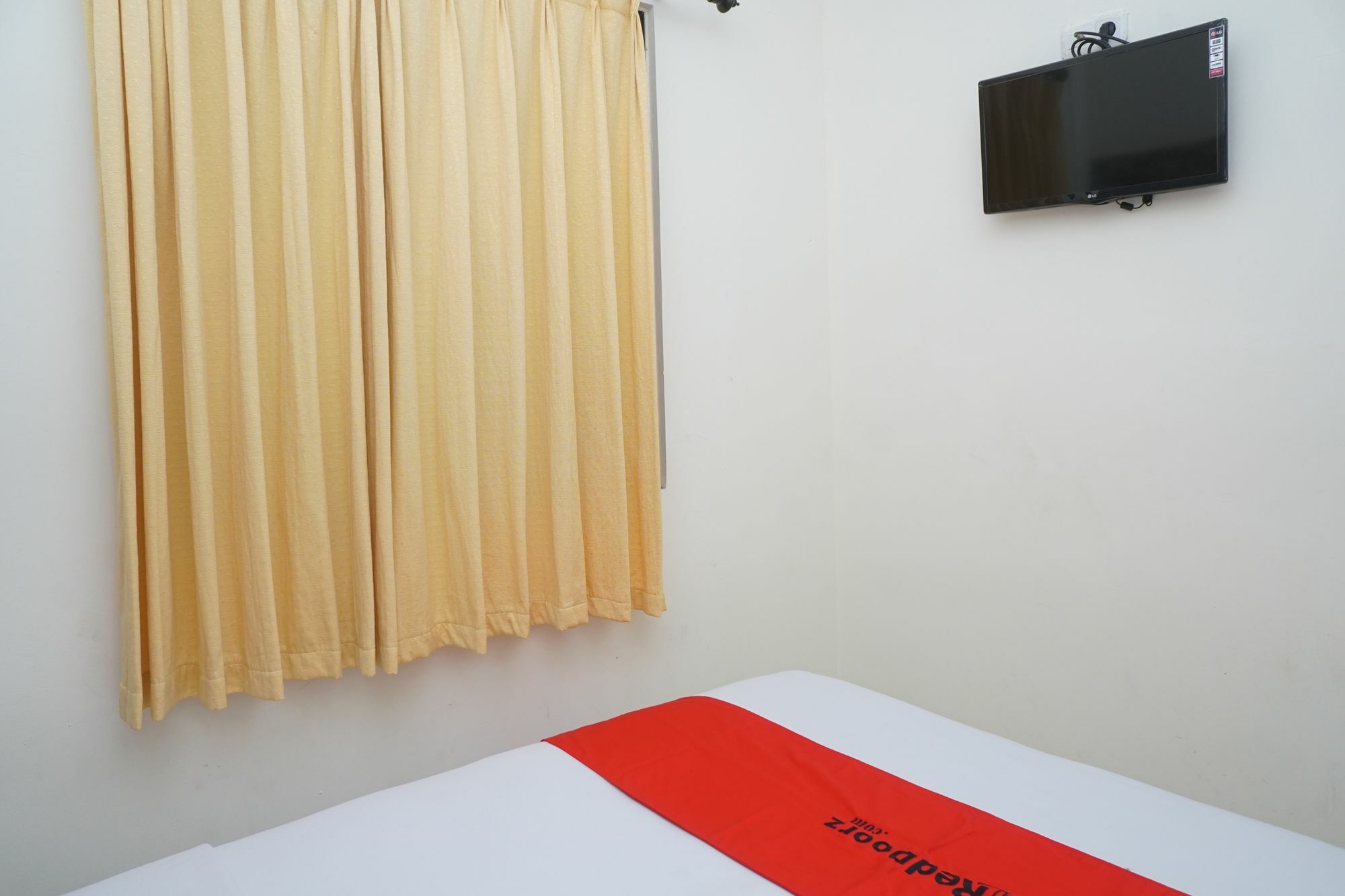 Reddoorz Plus @ Ciumbuleuit Area Bandung Esterno foto
