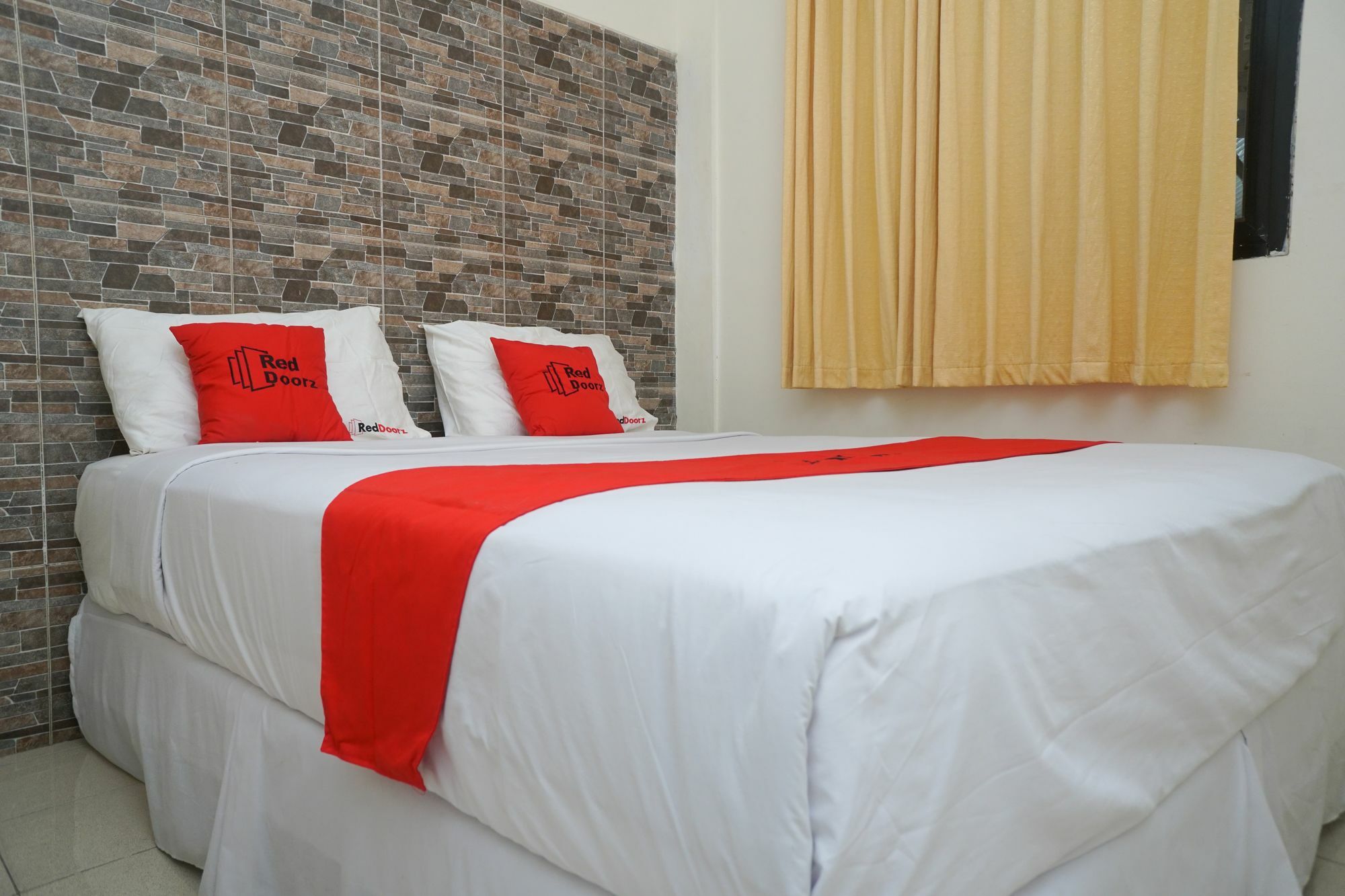 Reddoorz Plus @ Ciumbuleuit Area Bandung Esterno foto