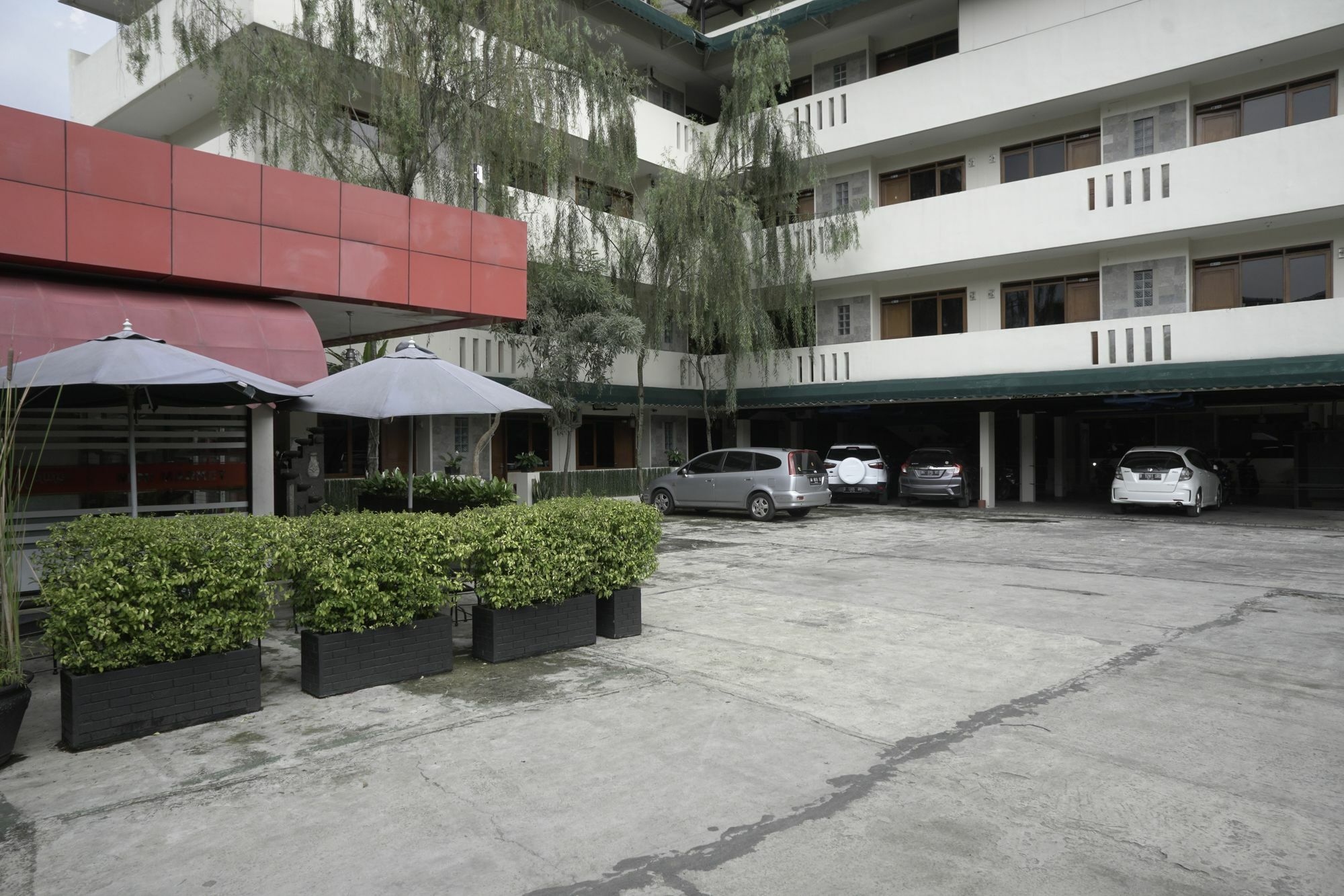 Reddoorz Plus @ Ciumbuleuit Area Bandung Esterno foto